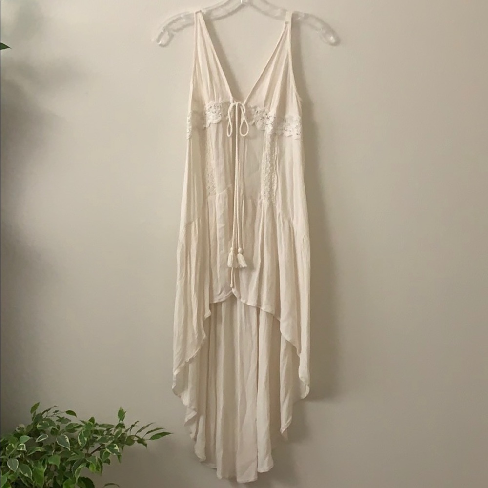Xhilaration creamy pom robe shawl
